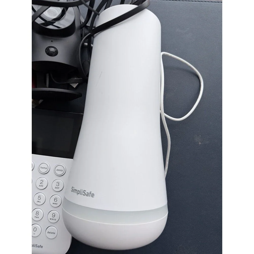 SimpliSafe Wireless Indoor Alarm Complete System Base + Keypad + Sensors White